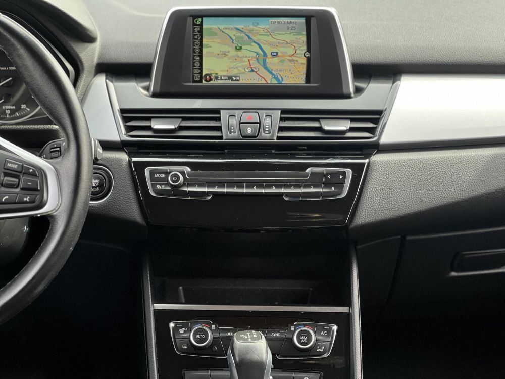 BMW 216d (Automata) Active Tourer frissen szervizelt!