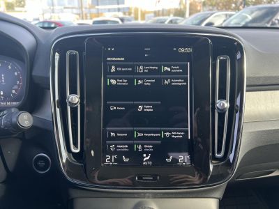 VOLVO XC40 2.0 [B4] MHEV R-Design Geartronic M.o.-i. 1.tul. Márkaszervizelt. Panorámatető Harman/Kardon Carplay Memória