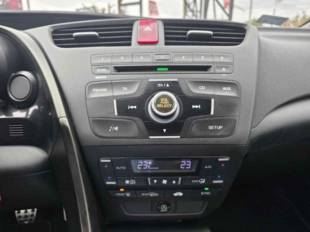 HONDA CIVIC 2.2 CTDi Executive Tempomat Kamera Vonóhorog Digitklíma 4-5L/100km!
