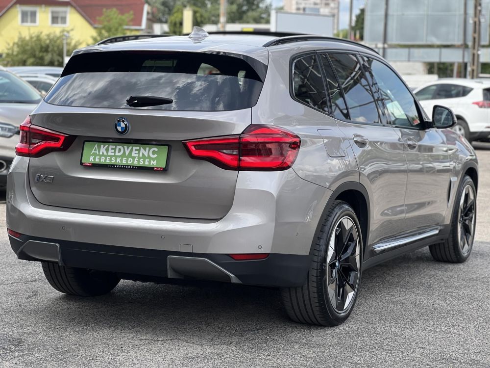 BMW IX3 73,9kWh High Executive panoráma tető. harman/kardon. memória. HUD. barna bőr belső!