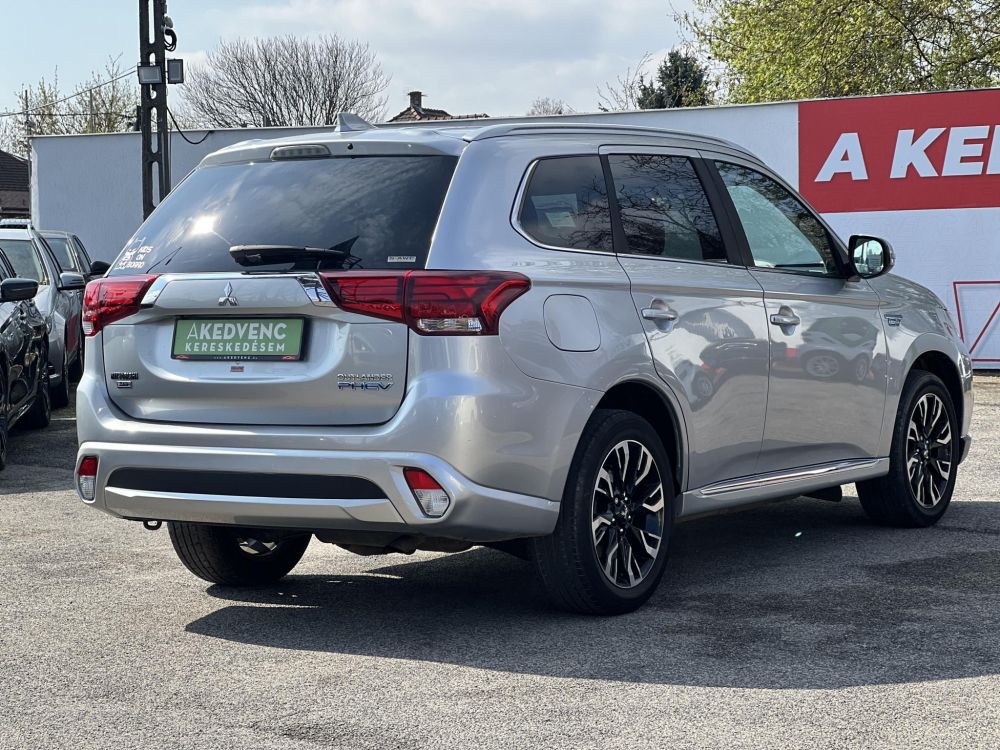 MITSUBISHI OUTLANDER 2.0 PHEV Intense Plus 4WD CVT 114e km