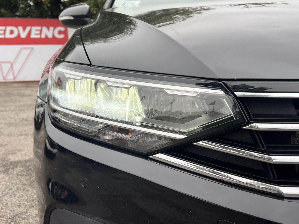 VOLKSWAGEN PASSAT VIII Variant 2.0 TDI SCR Business DSG Végig márkaszervizelt. LED Távtartó Ülésfűtés Navi Bluetooth MEGKÍMÉLT állapot!