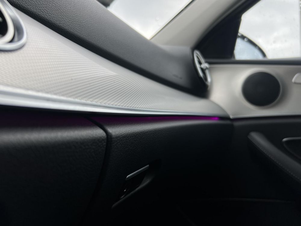 MERCEDES-BENZ E 350 e 9G-TRONIC 150e km. Bőr belső. kamera. frissen szervizelt