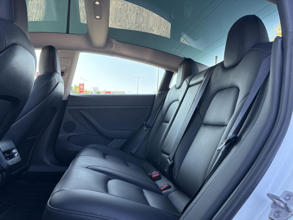 TESLA MODEL 3 Long Range AWD (Automata) mátrix LED. hőszivattyú. garanciális. premium hifi. 500km-es hatótáv!