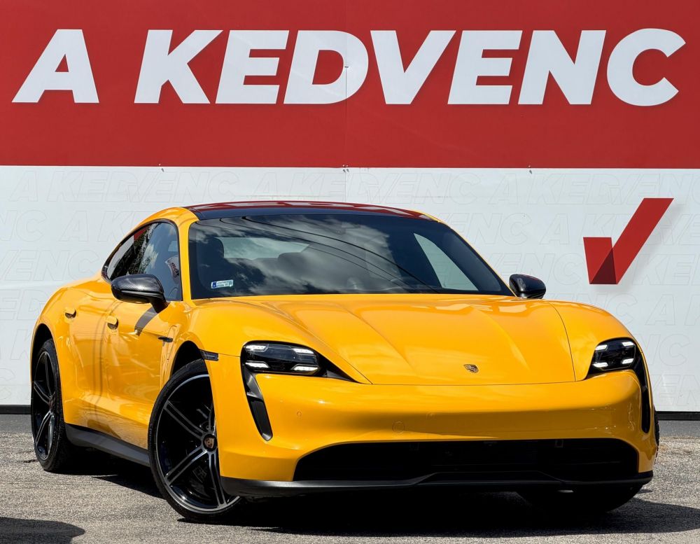 PORSCHE TAYCAN