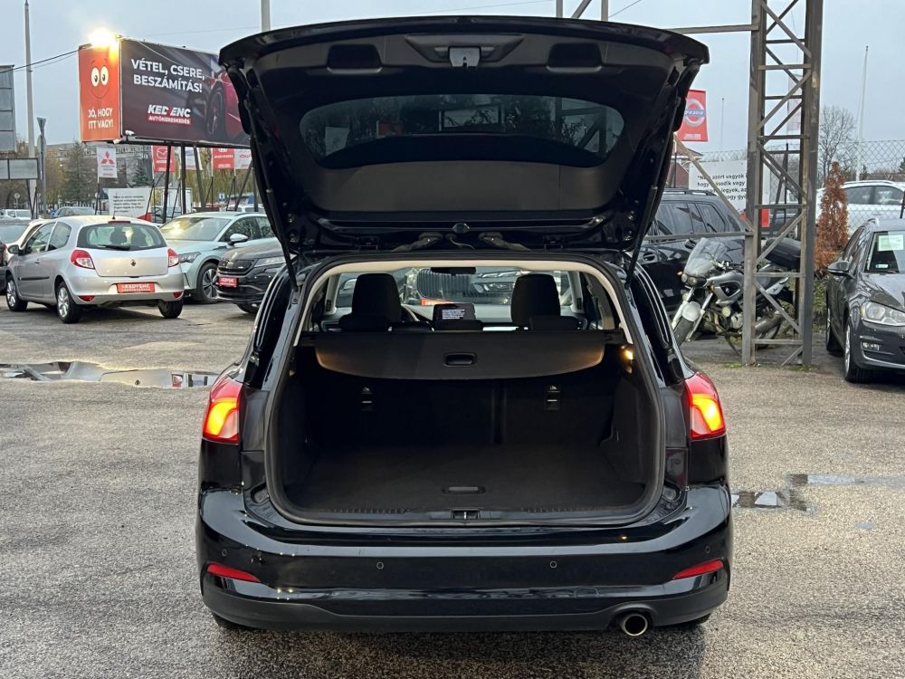 FORD FOCUS 1.0 EcoBoost Connected M.o.-i. 1.tul. Márkaszervizelt! Carplay