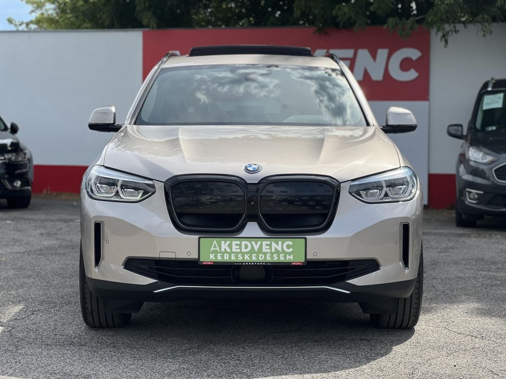 BMW IX3 73,9kWh High Executive panoráma tető. harman/kardon. memória. HUD. barna bőr belső!