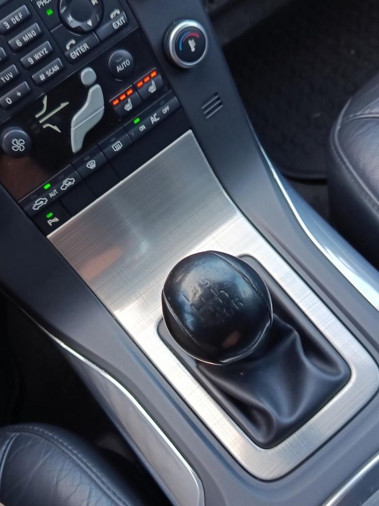 VOLVO V70 2.0 D [D3] Momentum Napfénytető Klíma Tempomat Bluetooth Bőr belső!