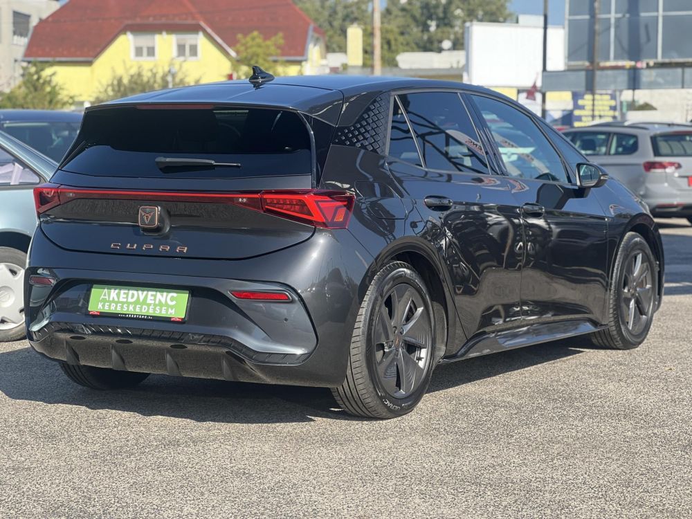 CUPRA BORN 58 kWh 64e km. 400 km hatótáv. ülésfűtés. CARPLAY!
