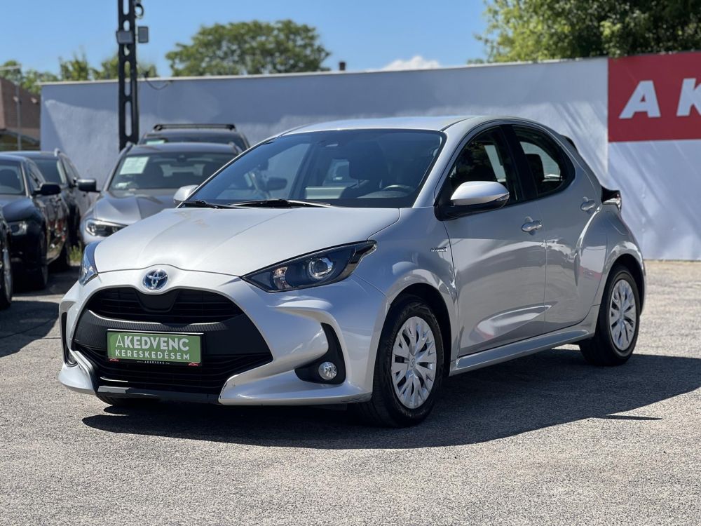 TOYOTA YARIS 1.5 Hybrid Executive e-CVT 103e km. LED fényszórók. táblafelismerő. ülésfűtés. kamera. digitklíma!