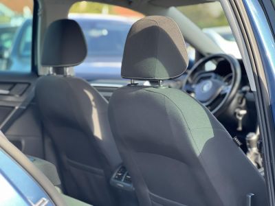 VOLKSWAGEN GOLF VII Variant 2.0 TDI Comfortline 4Motion Dynaudio HIFI. végig vezetett szervízkönyv