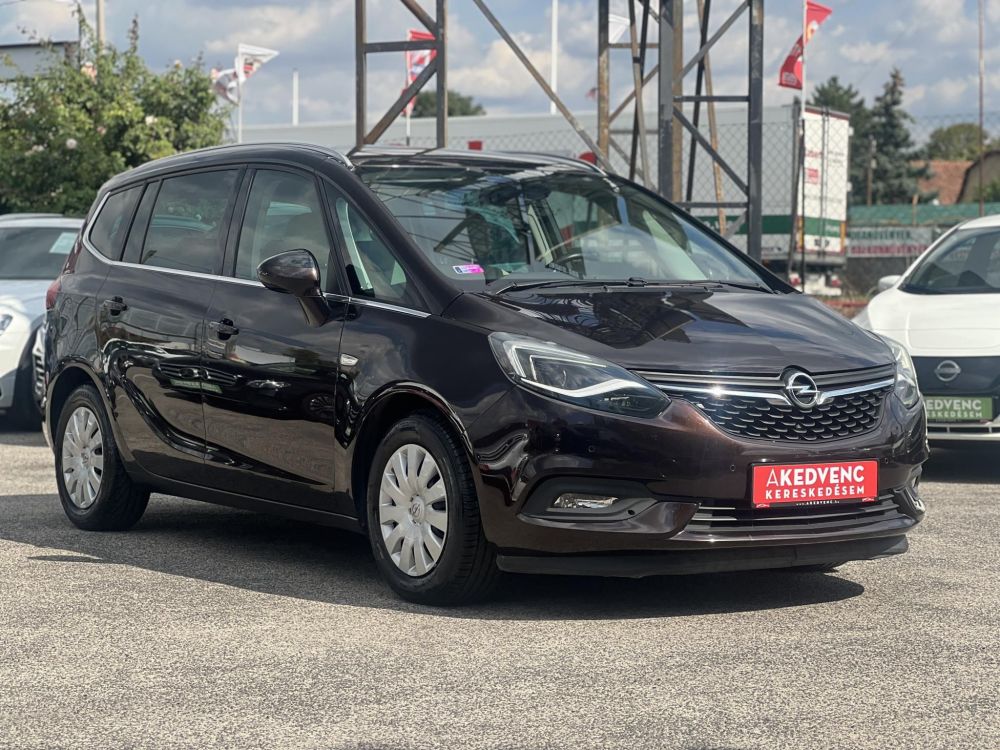 OPEL ZAFIRA 1.4 T Edition (7 személyes ) Végig vezetett szervizkönyv. téli-nyári gumi garnitúra. vaj belső!