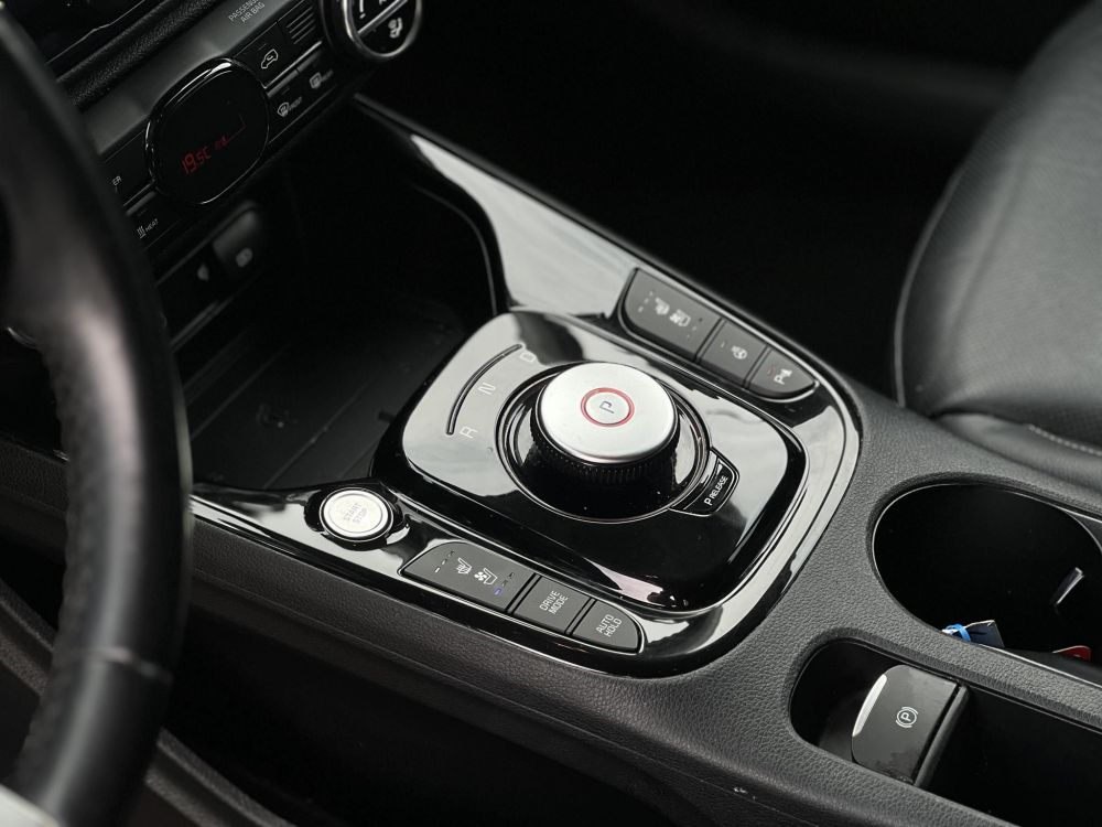 KIA SOUL EV 64kWh Gold 114e km. magas felszereltség. head-up. üléshűtés. carplay. 400+km hatótáv!