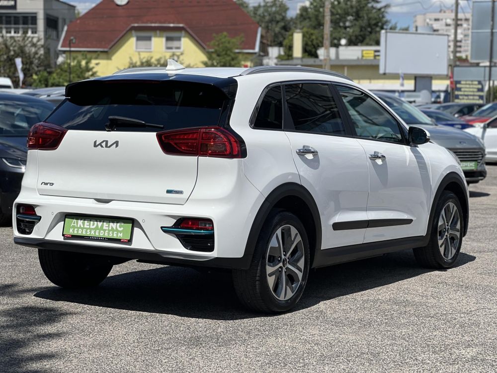 KIA NIRO e-Niro 39kWh Silver 73e km. távtartó. sávtartó. ülésfűtés. félbőr. CARPLAY!