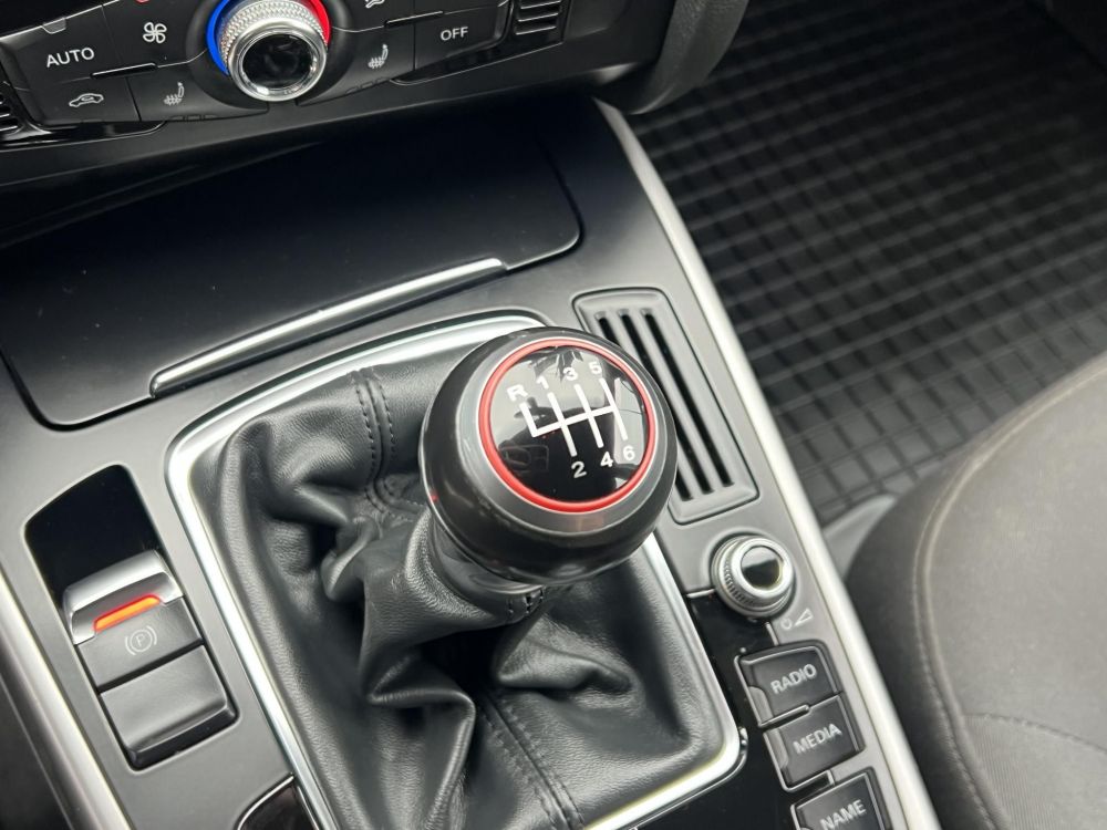 AUDI A4 2.0 TDi Klíma Tempomat Bluetooth 142e km!