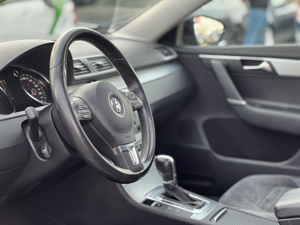 VOLKSWAGEN PASSAT Variant 3.6 V6 Highline 4Motion DSG Xenon Panorámatető Tempomat Ülésfűtés Vonóhorog
