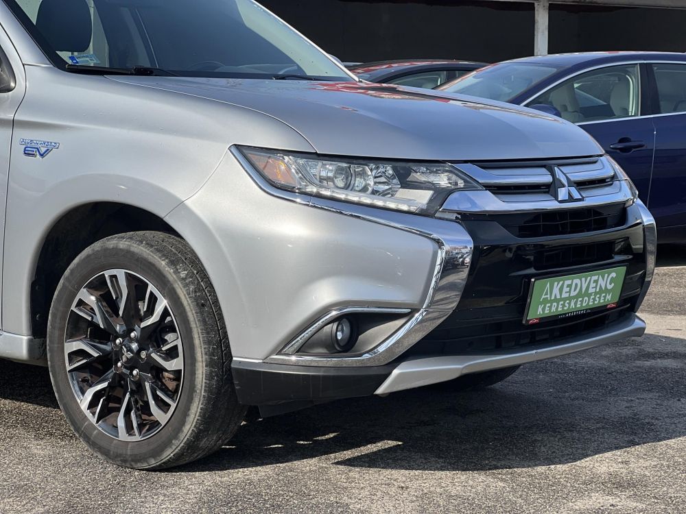 MITSUBISHI OUTLANDER 2.0 PHEV Intense Plus 4WD CVT 114e km