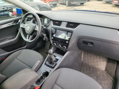SKODA OCTAVIA 1.5 TSI ACT Style 96e km. M.o.-i. 1.tul. Digitklíma Távtartó Tempomat Ülés és szélvédőfűtés Blueto