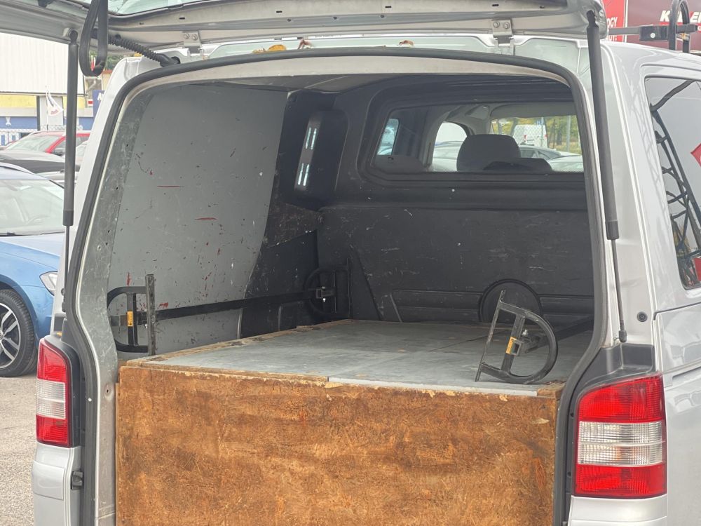 VOLKSWAGEN TRANSPORTER 2.5 TDI Mixto 'D.kab' AXE motorkód. 2.1T vonóhorog. klíma. tetőcsomagtartó. 2 gyári kulcs!