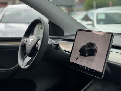 TESLA MODEL Y Long Range AWD (Automata) 510km hatótáv. RYZEN proci. 2031-ig garancia!