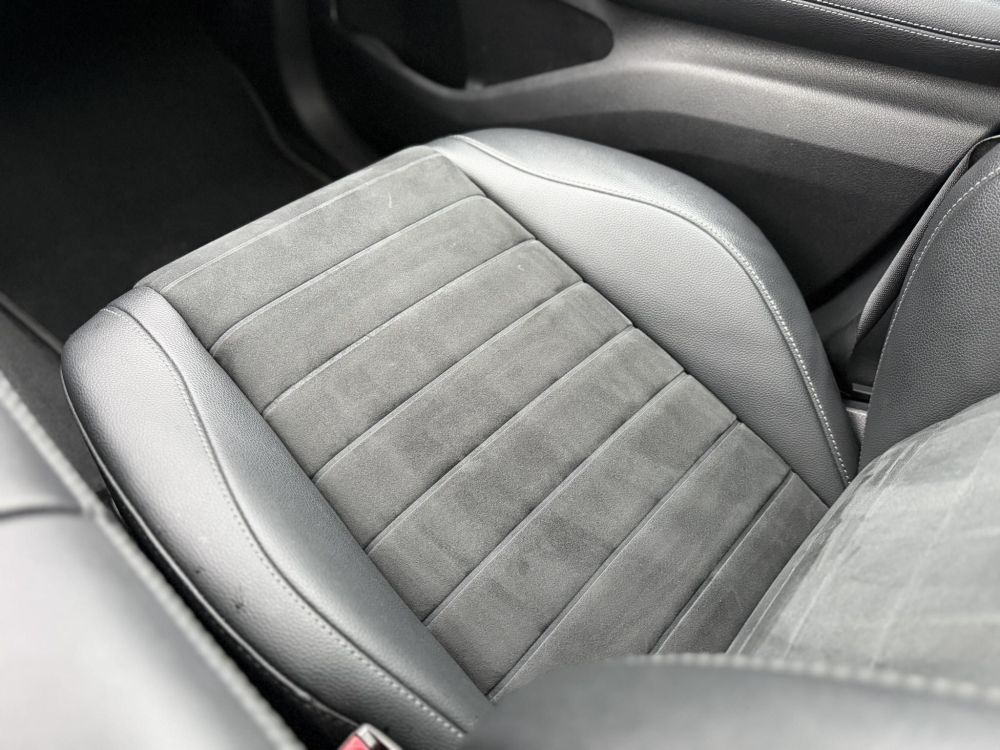 MERCEDES-BENZ GLE 350 de 4Matic 9G-TRONIC Plug-in hybrid AMG csomag. LED Panorámatető Távtartó Sávtartó Carplay Holttér Vonóhorog