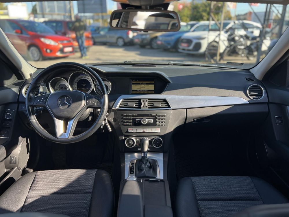 MERCEDES-BENZ C 250 T BlueEFFICIENCY Avantgarde (Automata) FACELIFT. Teljes szerviztörténet. vezérlés cserélve!