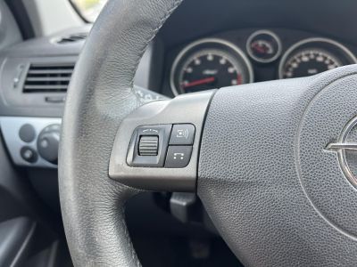 OPEL ASTRA H Caravan 1.6 Enjoy Rendszeresen karbantartott! Klíma Tempomat Alufelni Multikormány
