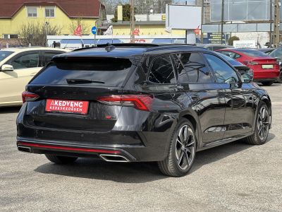 SKODA OCTAVIA Combi 2.0 TDI SCR RS DSG Magyarországi. Gyári fényezés. Végig vezetett szervizkönyv!