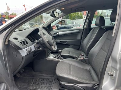 OPEL ASTRA H Caravan 1.8 Cosmo M.o.-i. Klíma Tempomat Tolatóradar!