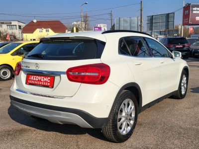MERCEDES-BENZ GLA 180 d Style 7G-DCT M.o.-i. Bi-xenon Tempomat PDC Ülésfűtés Megkímélt! Szervizelt!