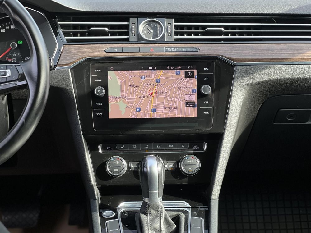 VOLKSWAGEN PASSAT VIII Variant 2.0 TDI BMT Comfortline DSG M.o.-i. LED. CARPLAY. rendszeresen karbantartott!