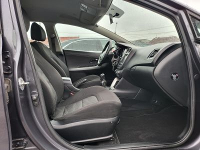 KIA CEE'D SW 1.6 CRDI LX Klíma Tempomat Navi Bluetooth Szervizelt!