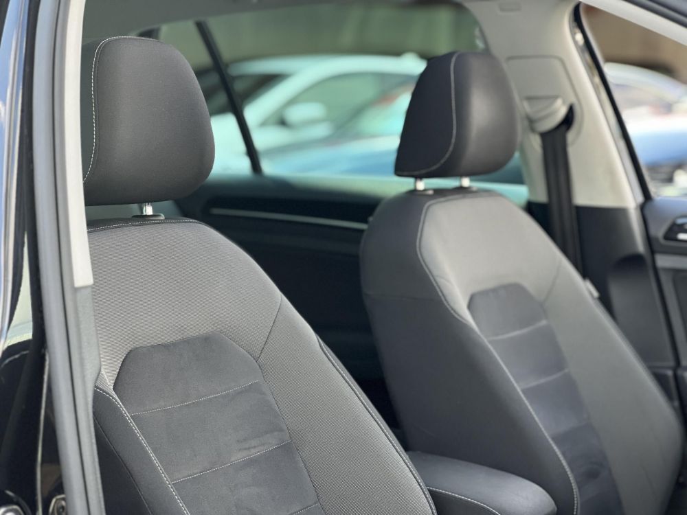 VOLKSWAGEN GOLF VII 2.0 TDI BMT Comfortline DSG 62e km. panorámatető. virtual cockpit. téli-nyári kerék szett!