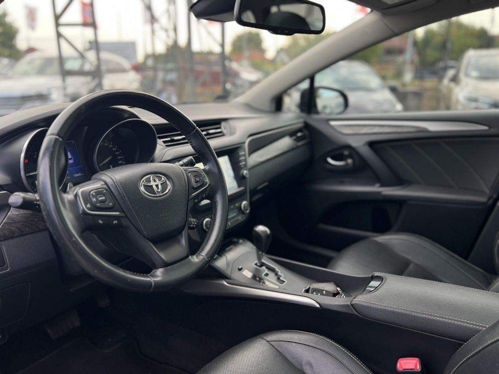 TOYOTA AVENSIS Touring Sports 2.0 Executive CVT Magyarországi. Magasan felszerelt. Rendszeresen karbantartott!