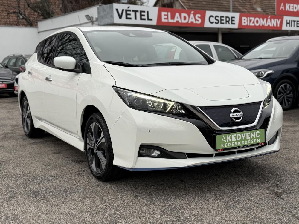 NISSAN LEAF N-Connecta e+ 62kWh (Automata) 96% akku 9e km. 360 kamera ProPilot 4x ülésfűtés