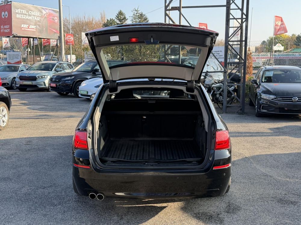 BMW 525d xDrive Touring (Automata) Xenon Tempomat Ülésfűtés PDC Navi Vezérlés cserélve!