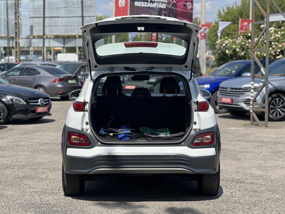 HYUNDAI KONA EV 64kWh Comfort 400+km hatótáv