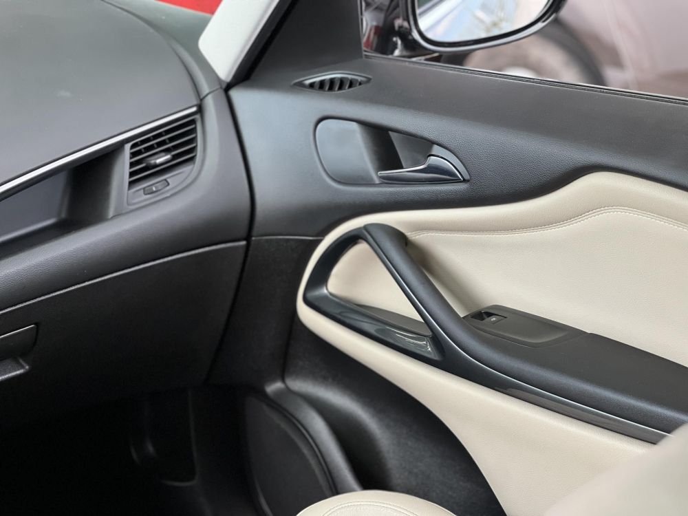 OPEL ZAFIRA 1.4 T Edition (7 személyes ) Végig vezetett szervizkönyv. téli-nyári gumi garnitúra. vaj belső!