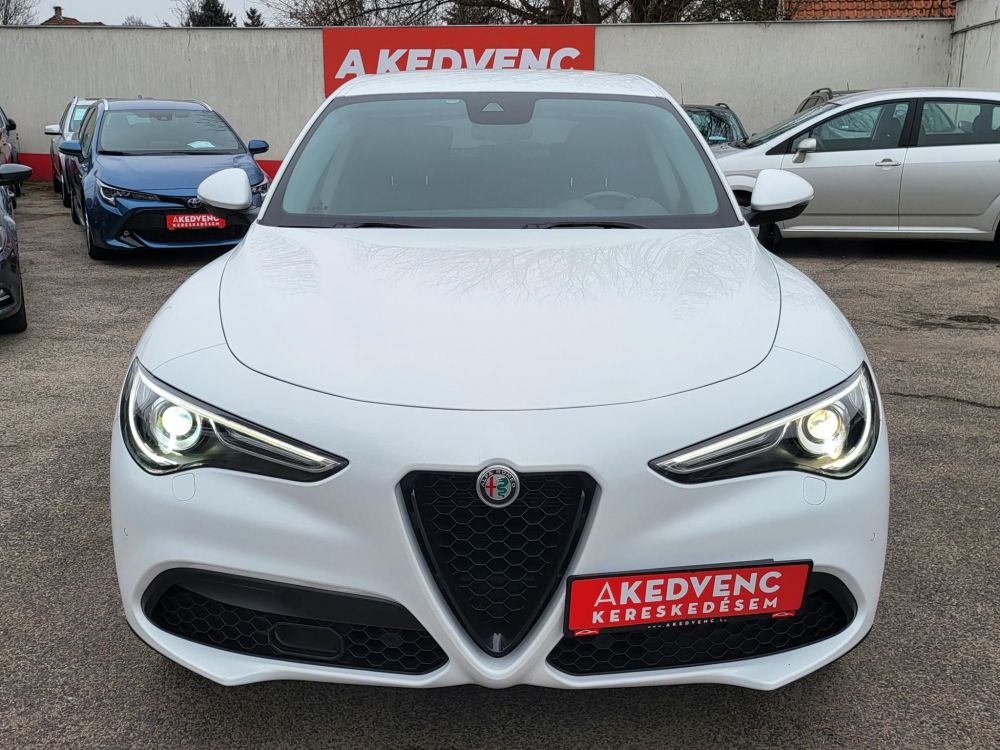 ALFA ROMEO STELVIO 2.2 D(Automata) Sprint LED Távtartó Sávtartó Navigáció Keyless Kamera Félbőr