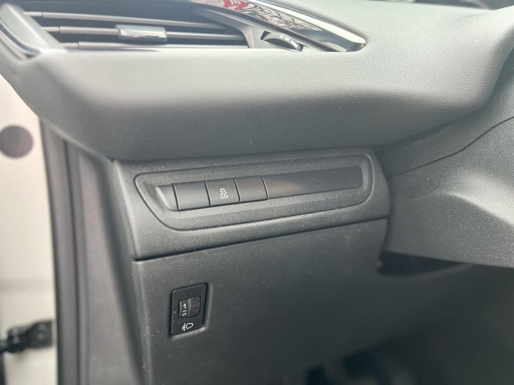 PEUGEOT 208 1.0 VTi PureTech Access Teljesen leszervizelve!