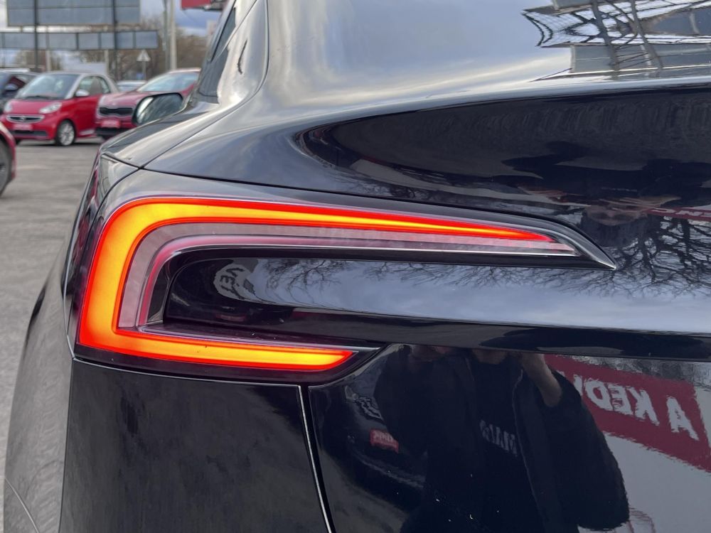 TESLA MODEL 3 RWD (Automata) HIGHLAND 27e km. AMD Ryzen. Gyári garancia 2032-ig. 500km hatótáv!