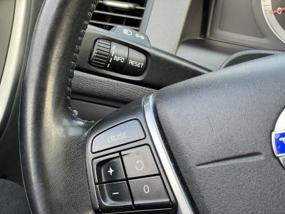 VOLVO XC60 2.4 D DRIVe Momentum Frissen szervizelt. magasan felszerelt. vezérlés cserélve!