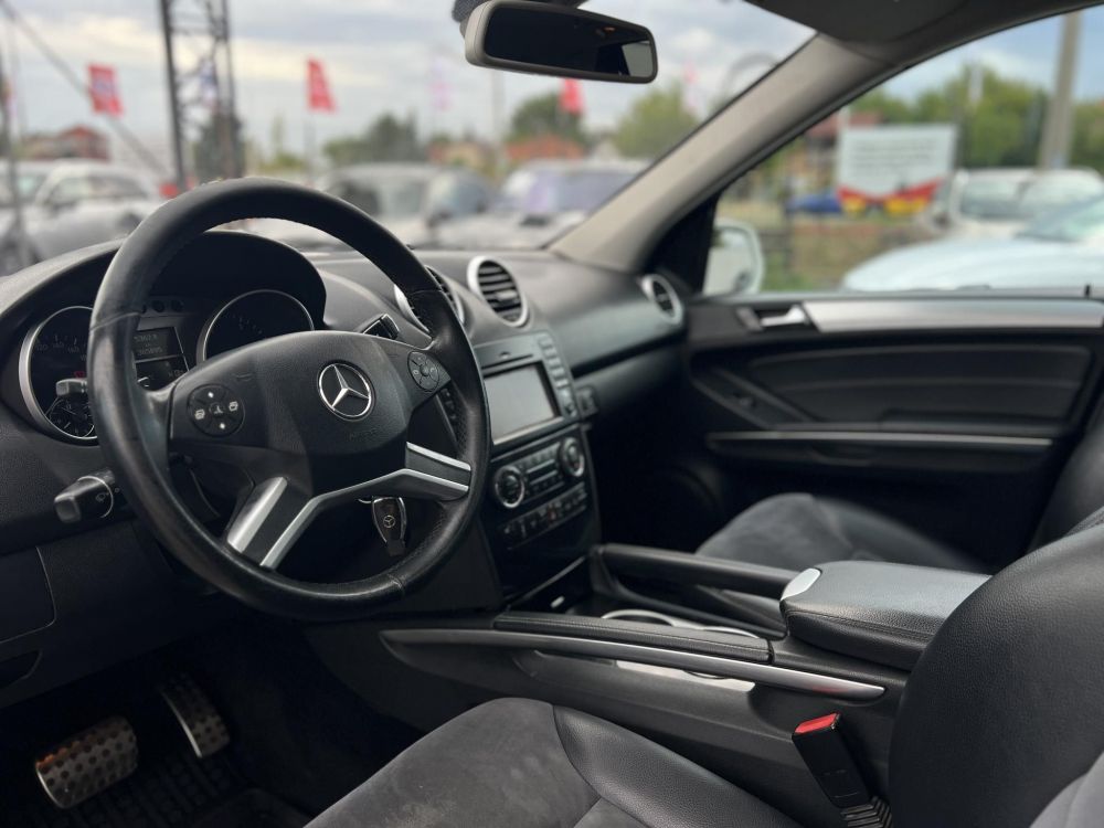 MERCEDES-BENZ ML 320 CDI (Automata) harman/kardon. légrugó. napfénytető. hátsó TV. alcantara belső!
