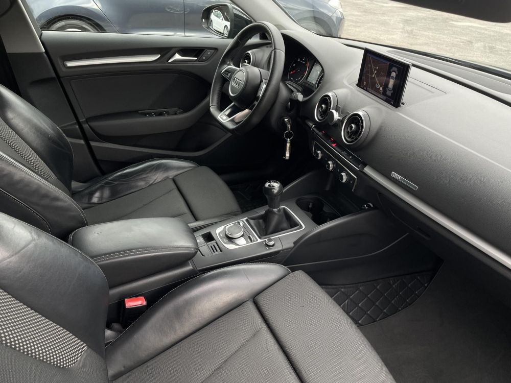 AUDI A3 Sportback 1.6 TDI Sport Friss vezérlés! Xenon Tempomat Navi Bluetooth Ülésfűtés