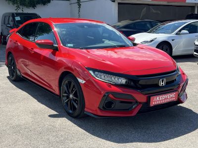 HONDA CIVIC 1.0 T Executive Sport Line 65e km. Magyarországi. 2 tulajdonos. Teljes szerviztörténet!