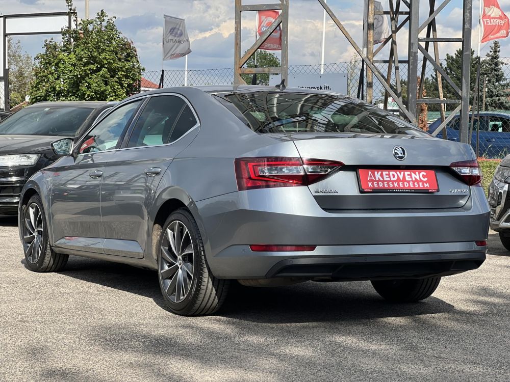 SKODA SUPERB 2.0 TDI SCR L&K DSG Vaj bőrbelső. tolatókamera. adaptív futómű. teljes szerviztörténet!