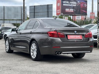 BMW 520d (Automata) Napfénytető. vaj bőrbelső. memória. HUD. kamera. 2 gyári kulcs!