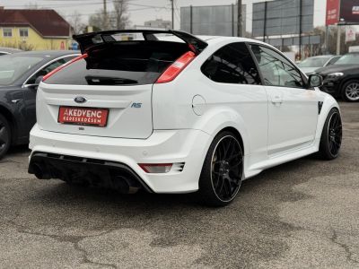 FORD FOCUS RS 2.5 T Értékes kiegészítőkkel