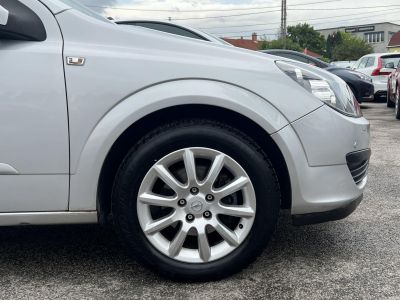 OPEL ASTRA H Caravan 1.8 Cosmo M.o.-i. Klíma Tempomat Tolatóradar!
