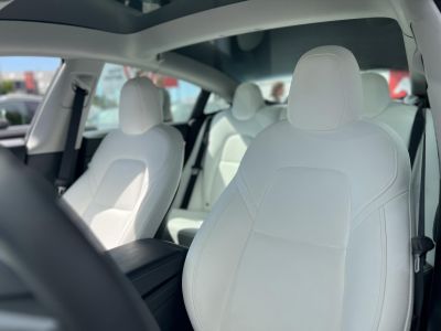 TESLA MODEL 3 Long Range AWD (Automata) 44e km. FEHÉR BELSŐ. mátrix LED. hőszivattyú. garanciális!